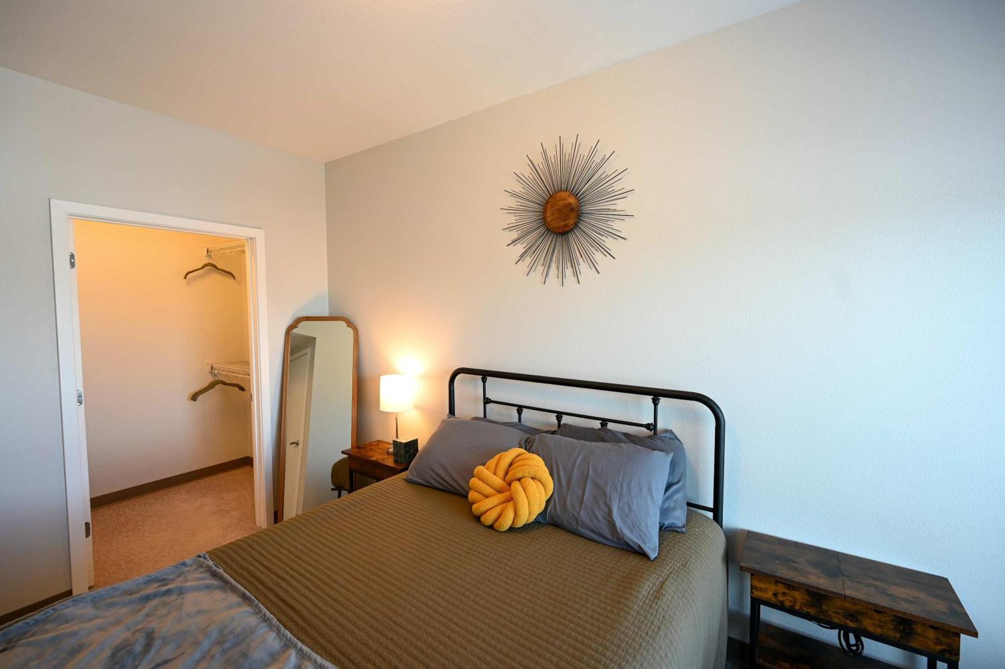 2 Bedroom Brand New Apartment Near Mayo, Park Free Rochester Esterno foto